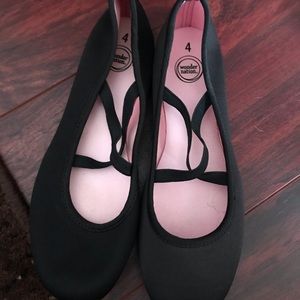 Like new girls shoes size 4
